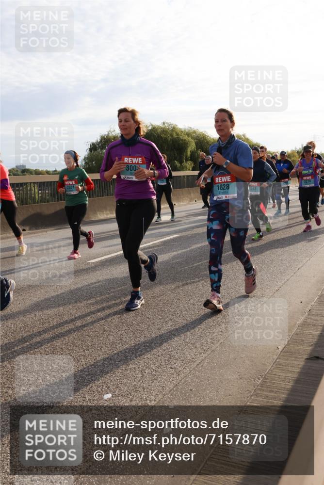 03.10.2024 - Köhlbrandbrückenlauf Miley Keyser http://msf.ph/oto/7157870 03.10.2024 09:19:14 Position 3 300, 1940, 2631, 1828, 2270, 1648 meine-sportfotos.de