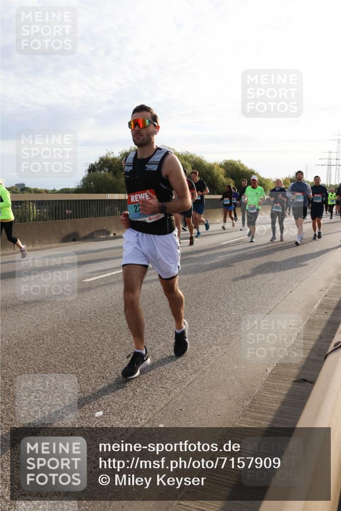 03.10.2024 - Köhlbrandbrückenlauf Miley Keyser http://msf.ph/oto/7157909 03.10.2024 09:19:31 Position 3 27 meine-sportfotos.de