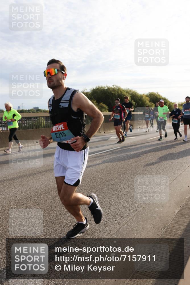 03.10.2024 - Köhlbrandbrückenlauf Miley Keyser http://msf.ph/oto/7157911 03.10.2024 09:19:32 Position 3 2215 meine-sportfotos.de