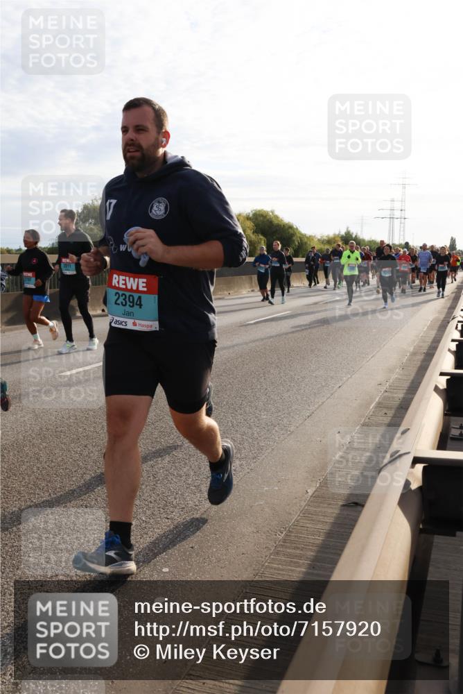 03.10.2024 - Köhlbrandbrückenlauf Miley Keyser http://msf.ph/oto/7157920 03.10.2024 09:19:35 Position 3 2011, 2394 meine-sportfotos.de
