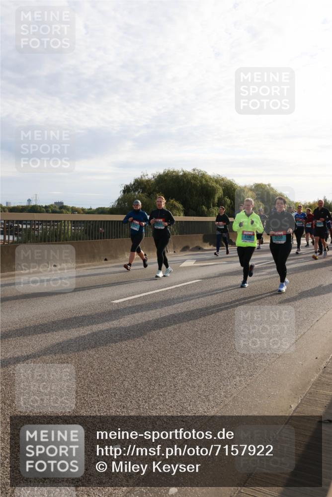 03.10.2024 - Köhlbrandbrückenlauf Miley Keyser http://msf.ph/oto/7157922 03.10.2024 09:19:38 Position 3 2188, 2133 meine-sportfotos.de