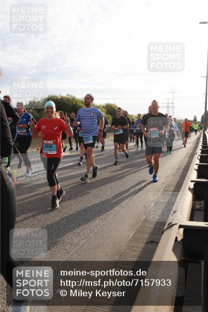 03.10.2024 - Köhlbrandbrückenlauf Miley Keyser http://msf.ph/oto/7157933 03.10.2024 09:19:42 Position 3 398, 2007, 2416, 2787, 3275 meine-sportfotos.de