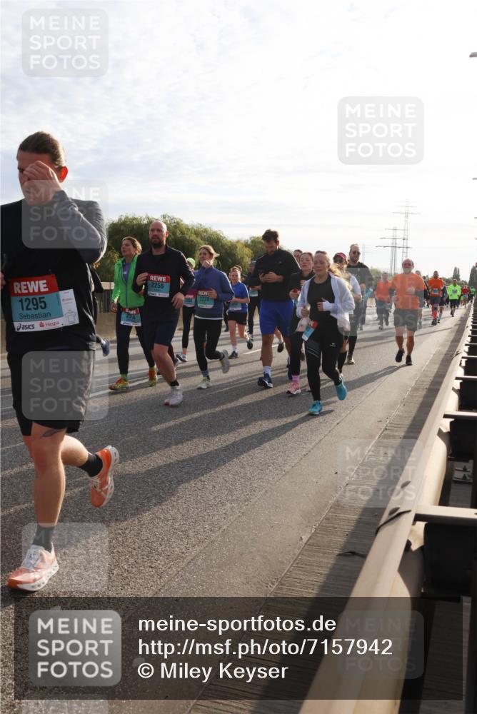 03.10.2024 - Köhlbrandbrückenlauf Miley Keyser http://msf.ph/oto/7157942 03.10.2024 09:19:44 Position 3 1295, 254, 2258, 2228 meine-sportfotos.de
