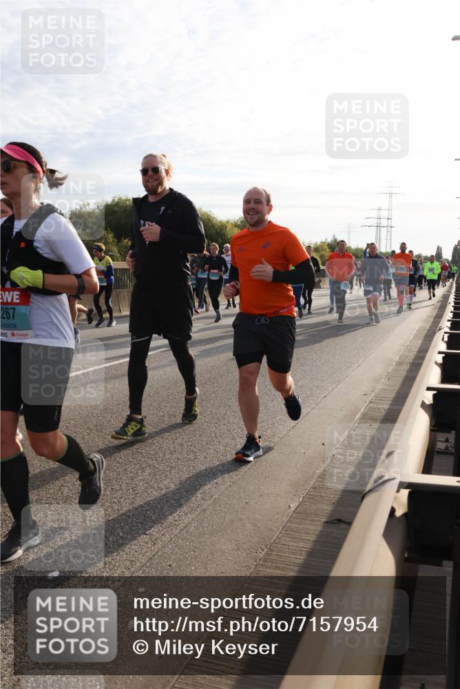 03.10.2024 - Köhlbrandbrückenlauf Miley Keyser http://msf.ph/oto/7157954 03.10.2024 09:19:47 Position 3 267 meine-sportfotos.de