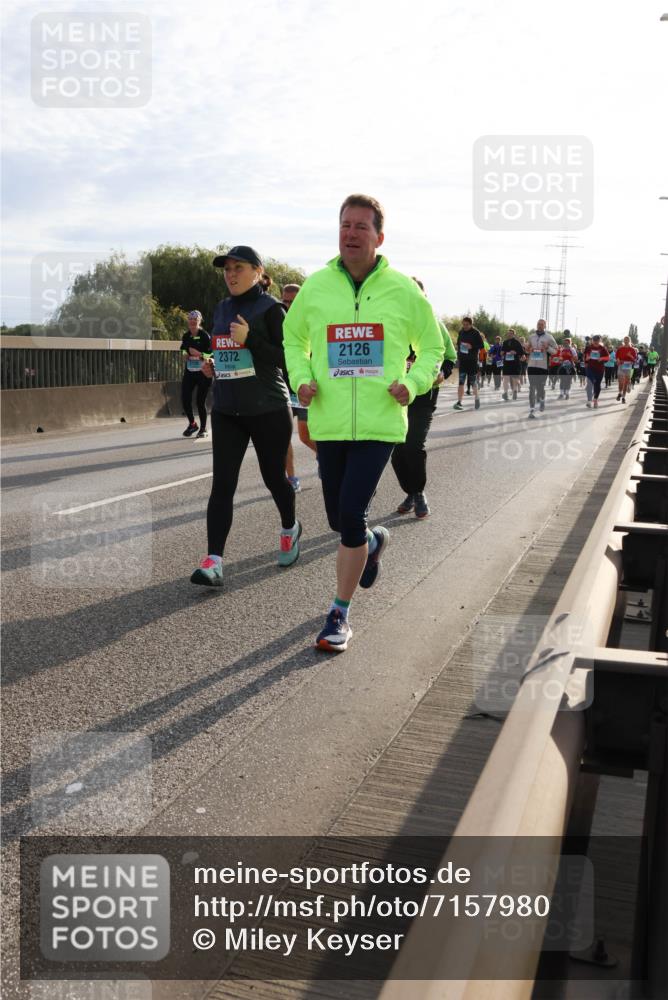03.10.2024 - Köhlbrandbrückenlauf Miley Keyser http://msf.ph/oto/7157980 03.10.2024 09:19:55 Position 3 2372, 2126 meine-sportfotos.de