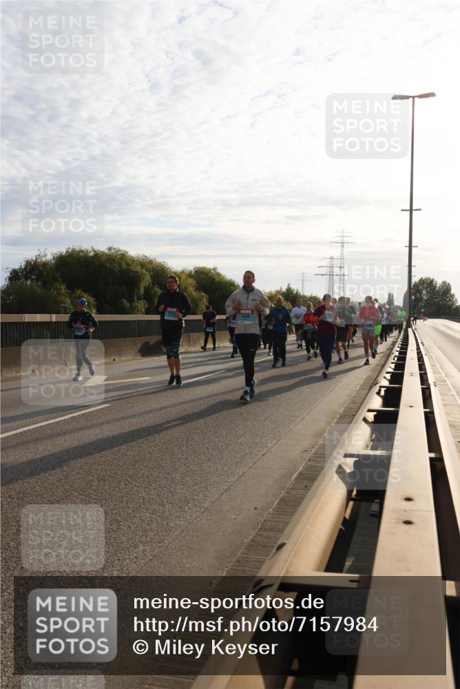 03.10.2024 - Köhlbrandbrückenlauf Miley Keyser http://msf.ph/oto/7157984 03.10.2024 09:19:58 Position 3 2599, 3486 meine-sportfotos.de