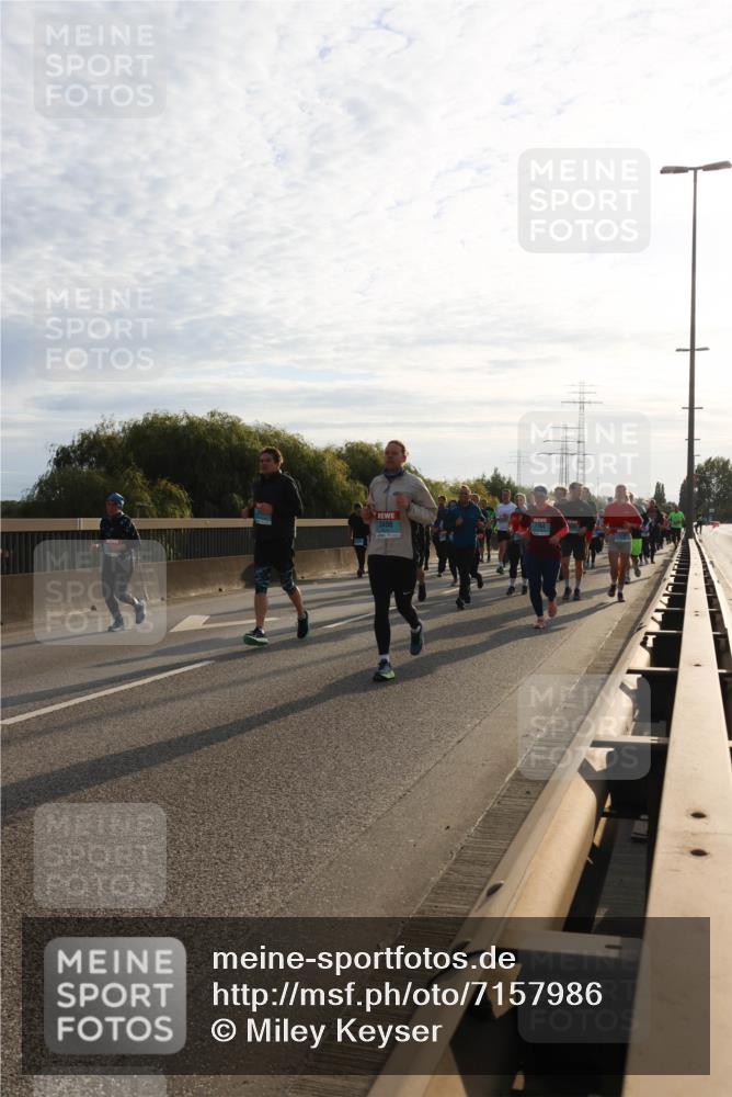 03.10.2024 - Köhlbrandbrückenlauf Miley Keyser http://msf.ph/oto/7157986 03.10.2024 09:19:59 Position 3 3486 meine-sportfotos.de
