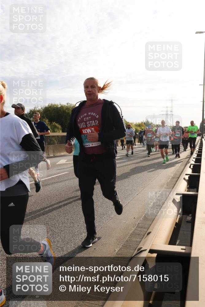 03.10.2024 - Köhlbrandbrückenlauf Miley Keyser http://msf.ph/oto/7158015 03.10.2024 09:20:09 Position 3 36 meine-sportfotos.de