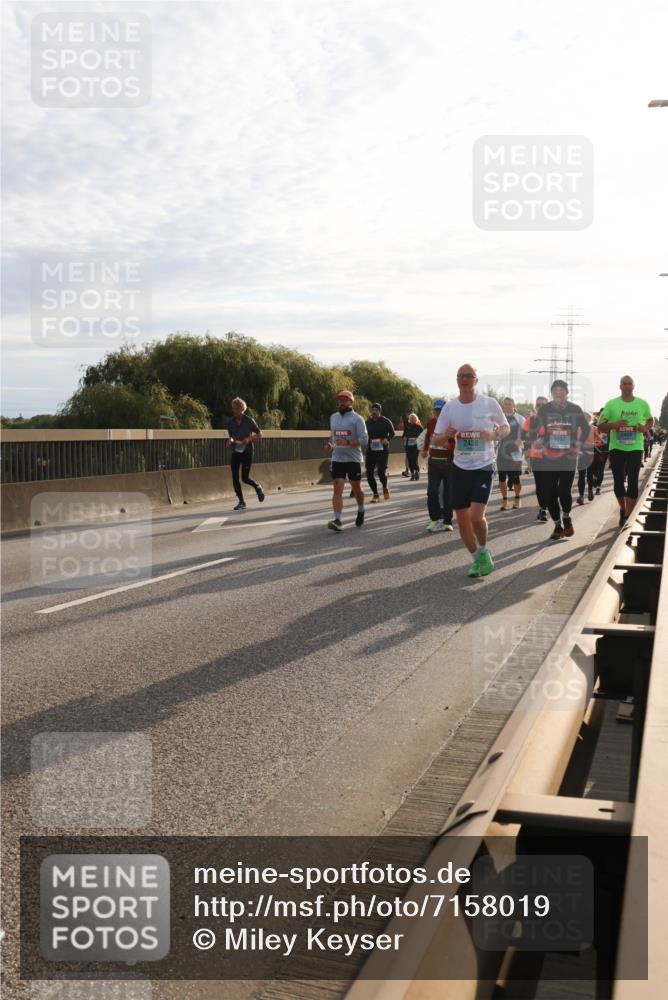 03.10.2024 - Köhlbrandbrückenlauf Miley Keyser http://msf.ph/oto/7158019 03.10.2024 09:20:10 Position 3 2438 meine-sportfotos.de