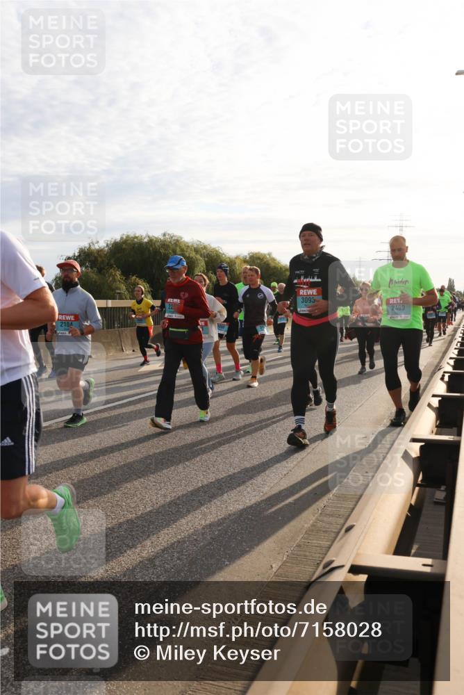 03.10.2024 - Köhlbrandbrückenlauf Miley Keyser http://msf.ph/oto/7158028 03.10.2024 09:20:12 Position 3 2104, 3093, 2409 meine-sportfotos.de