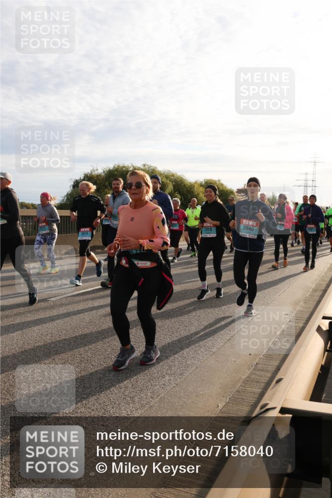 03.10.2024 - Köhlbrandbrückenlauf Miley Keyser http://msf.ph/oto/7158040 03.10.2024 09:20:15 Position 3 3571, 3615, 2518, 2660 meine-sportfotos.de
