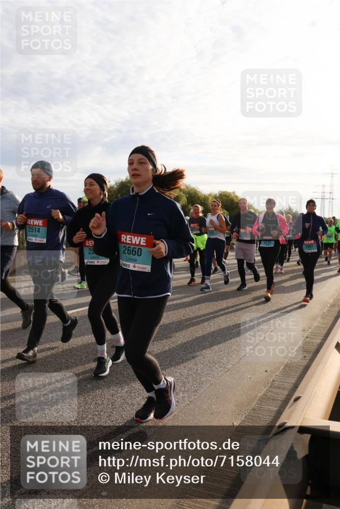 03.10.2024 - Köhlbrandbrückenlauf Miley Keyser http://msf.ph/oto/7158044 03.10.2024 09:20:16 Position 3 2514, 25, 2660, 3474, 2713, 2687 meine-sportfotos.de