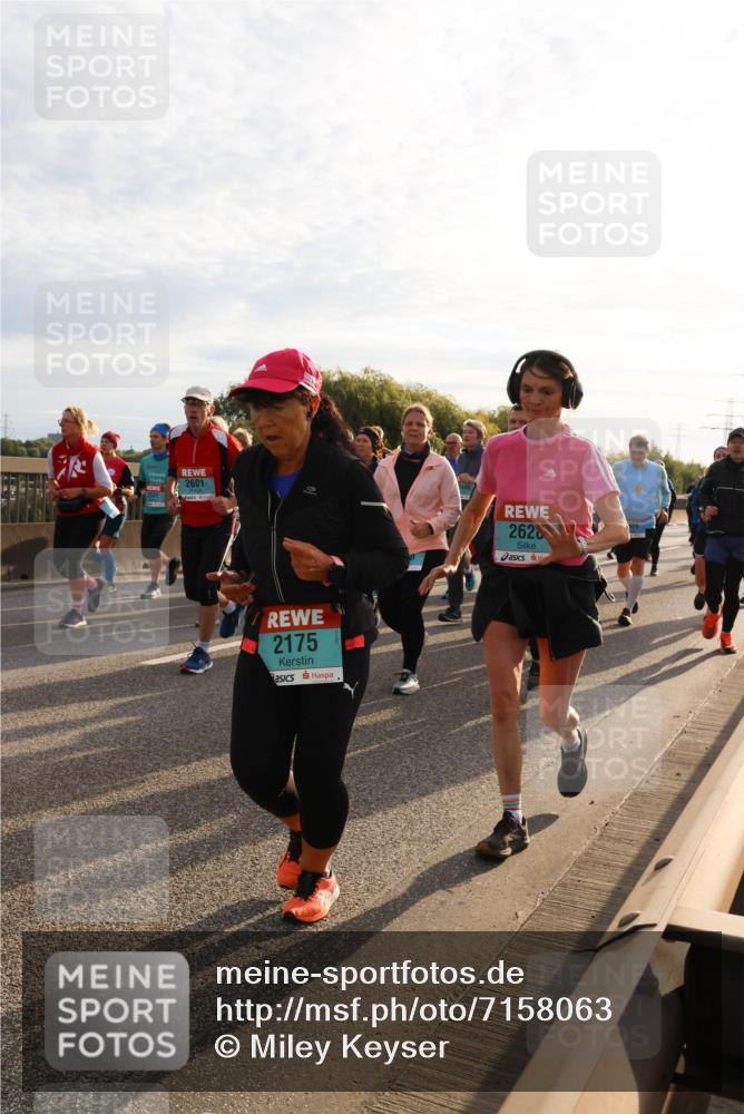 03.10.2024 - Köhlbrandbrückenlauf Miley Keyser http://msf.ph/oto/7158063 03.10.2024 09:20:23 Position 3 2531, 2601, 2175, 2628 meine-sportfotos.de