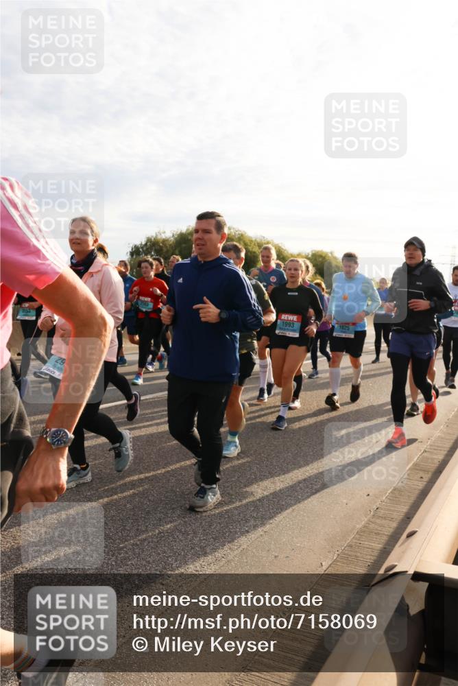 03.10.2024 - Köhlbrandbrückenlauf Miley Keyser http://msf.ph/oto/7158069 03.10.2024 09:20:24 Position 3 3153, 29, 2563, 1993, 1625 meine-sportfotos.de