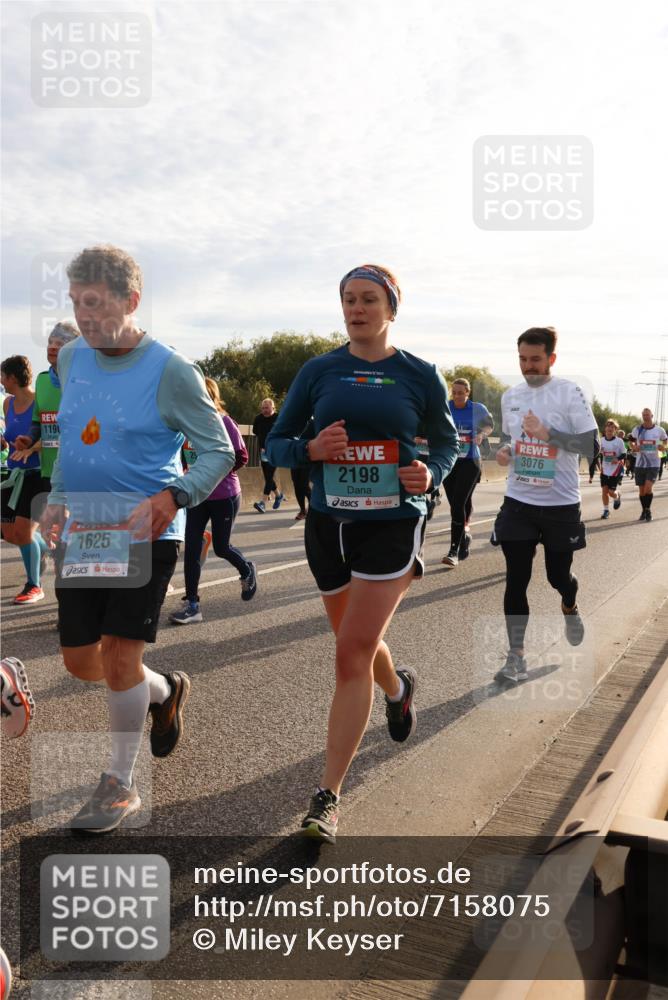 03.10.2024 - Köhlbrandbrückenlauf Miley Keyser http://msf.ph/oto/7158075 03.10.2024 09:20:26 Position 3 119, 1625, 2198, 3076 meine-sportfotos.de