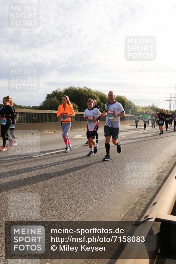03.10.2024 - Köhlbrandbrückenlauf Miley Keyser http://msf.ph/oto/7158083 03.10.2024 09:20:30 Position 3 2019, 350, 1979 meine-sportfotos.de
