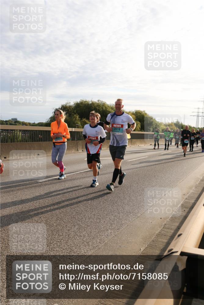 03.10.2024 - Köhlbrandbrückenlauf Miley Keyser http://msf.ph/oto/7158085 03.10.2024 09:20:30 Position 3 502, 2019 meine-sportfotos.de