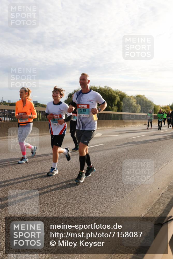 03.10.2024 - Köhlbrandbrückenlauf Miley Keyser http://msf.ph/oto/7158087 03.10.2024 09:20:31 Position 3 3502, 50, 2019 meine-sportfotos.de
