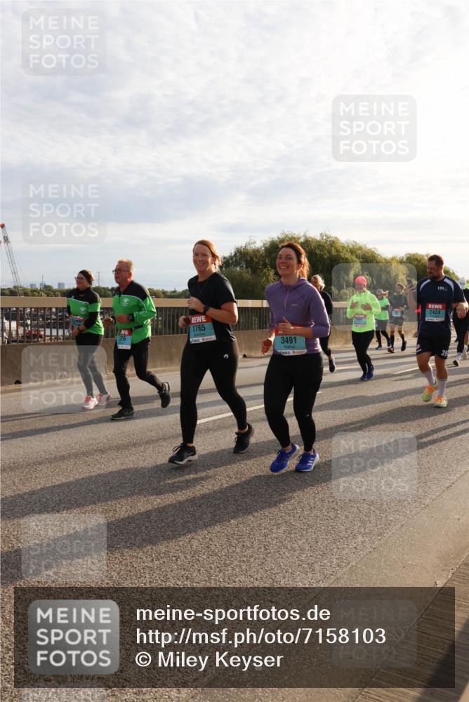 03.10.2024 - Köhlbrandbrückenlauf Miley Keyser http://msf.ph/oto/7158103 03.10.2024 09:20:36 Position 3 26, 1765, 3491, 2424 meine-sportfotos.de