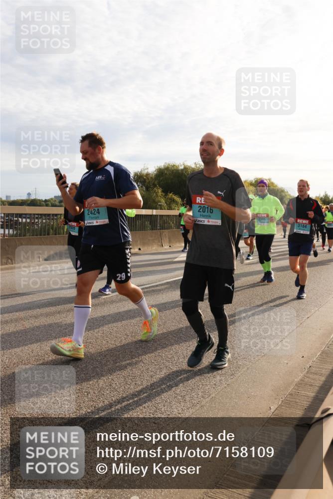 03.10.2024 - Köhlbrandbrückenlauf Miley Keyser http://msf.ph/oto/7158109 03.10.2024 09:20:38 Position 3 2920, 2424, 29, 2016, 3395, 3184 meine-sportfotos.de