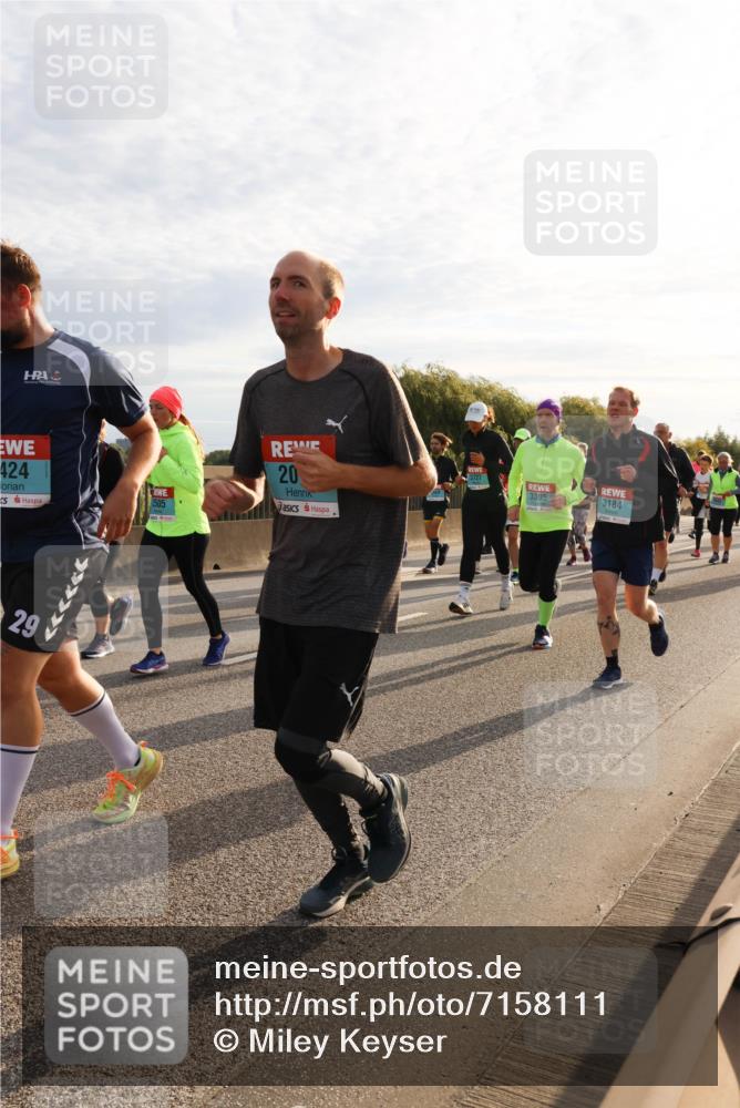 03.10.2024 - Köhlbrandbrückenlauf Miley Keyser http://msf.ph/oto/7158111 03.10.2024 09:20:38 Position 3 424, 20, 1505, 29, 3727, 3395, 3184 meine-sportfotos.de