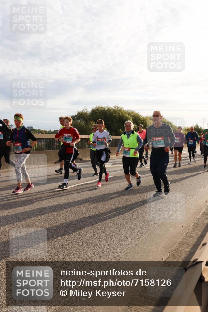 03.10.2024 - Köhlbrandbrückenlauf Miley Keyser http://msf.ph/oto/7158126 03.10.2024 09:20:42 Position 3 3057, 3014, 3043, 2597, 3405 meine-sportfotos.de