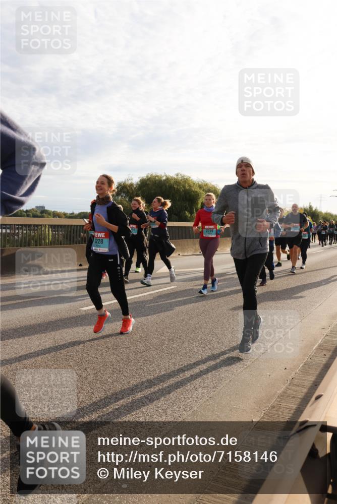 03.10.2024 - Köhlbrandbrückenlauf Miley Keyser http://msf.ph/oto/7158146 03.10.2024 09:20:47 Position 3 1228, 2789 meine-sportfotos.de