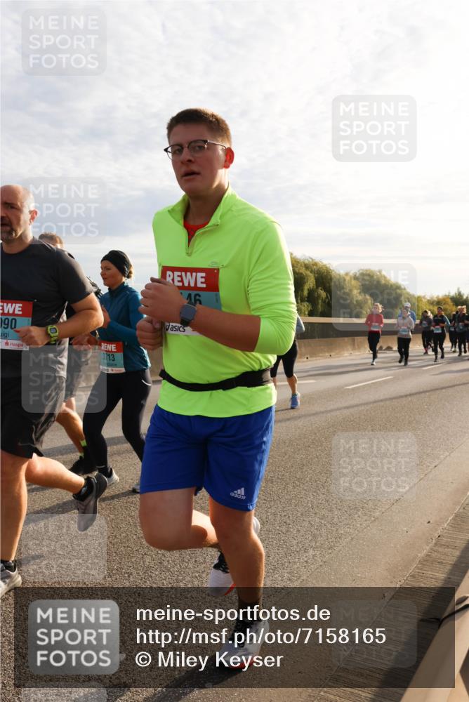 03.10.2024 - Köhlbrandbrückenlauf Miley Keyser http://msf.ph/oto/7158165 03.10.2024 09:20:51 Position 3 90, 3713, 16 meine-sportfotos.de