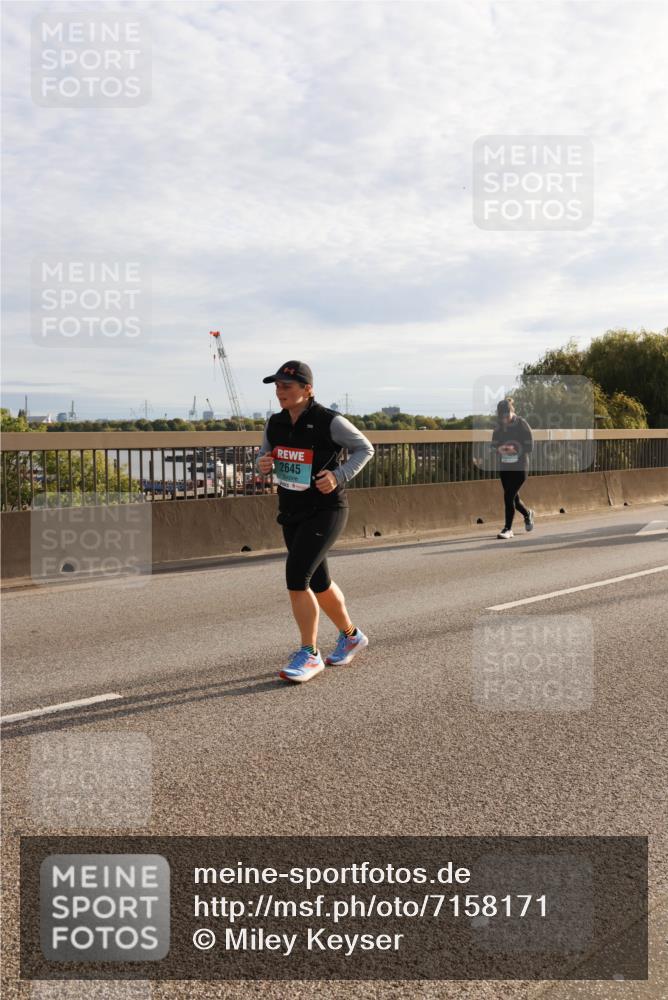 03.10.2024 - Köhlbrandbrückenlauf Miley Keyser http://msf.ph/oto/7158171 03.10.2024 09:20:53 Position 3 2645 meine-sportfotos.de