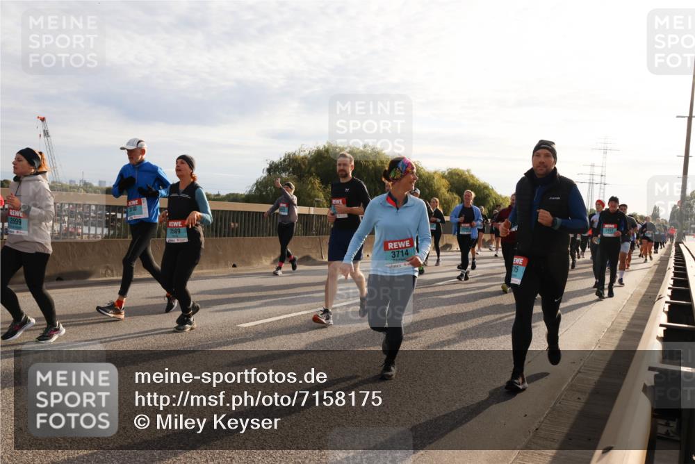 03.10.2024 - Köhlbrandbrückenlauf Miley Keyser http://msf.ph/oto/7158175 03.10.2024 09:20:57 Position 3 2699, 3589, 24, 3714, 15, 2401 meine-sportfotos.de