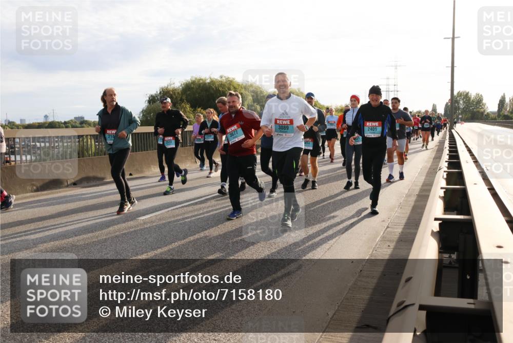 03.10.2024 - Köhlbrandbrückenlauf Miley Keyser http://msf.ph/oto/7158180 03.10.2024 09:20:58 Position 3 218, 2339, 3677, 3089, 034, 2401 meine-sportfotos.de