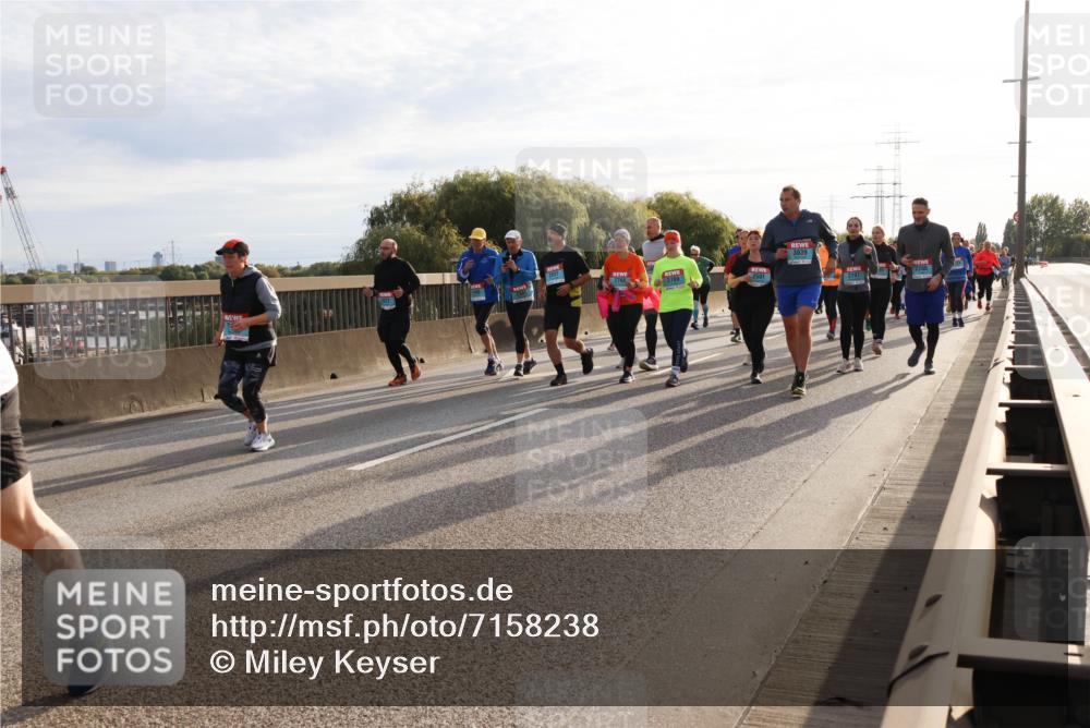 03.10.2024 - Köhlbrandbrückenlauf Miley Keyser http://msf.ph/oto/7158238 03.10.2024 09:21:11 Position 3 3039, 2769, 2591, 2200, 2197 meine-sportfotos.de