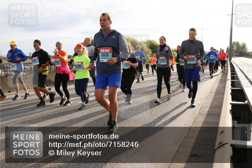 03.10.2024 - Köhlbrandbrückenlauf Miley Keyser http://msf.ph/oto/7158246 03.10.2024 09:21:14 Position 3 2637, 2768, 2769, 3039, 2197, 2200, 259 meine-sportfotos.de