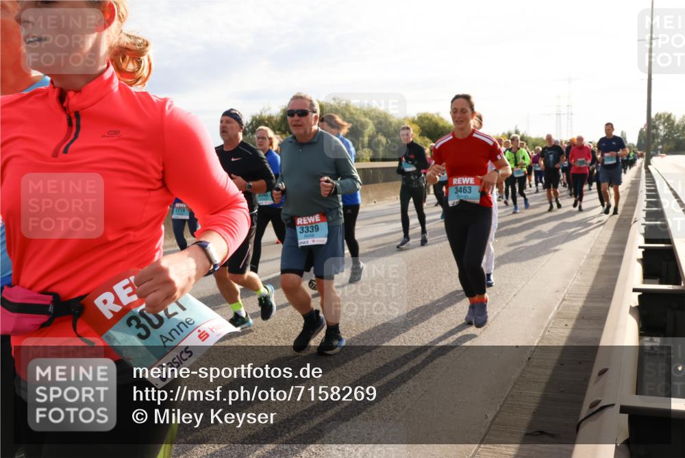 03.10.2024 - Köhlbrandbrückenlauf Miley Keyser http://msf.ph/oto/7158269 03.10.2024 09:21:20 Position 3 2774, 3545, 304, 3339, 3463 meine-sportfotos.de