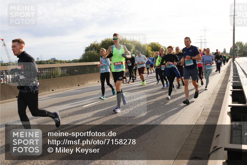 03.10.2024 - Köhlbrandbrückenlauf Miley Keyser http://msf.ph/oto/7158278 03.10.2024 09:21:22 Position 3 2152, 2973, 2972, 3419 meine-sportfotos.de