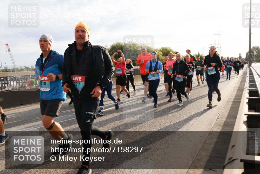 03.10.2024 - Köhlbrandbrückenlauf Miley Keyser http://msf.ph/oto/7158297 03.10.2024 09:21:27 Position 3 3310, 3277, 3200, 2472, 2984, 2911, 2852 meine-sportfotos.de