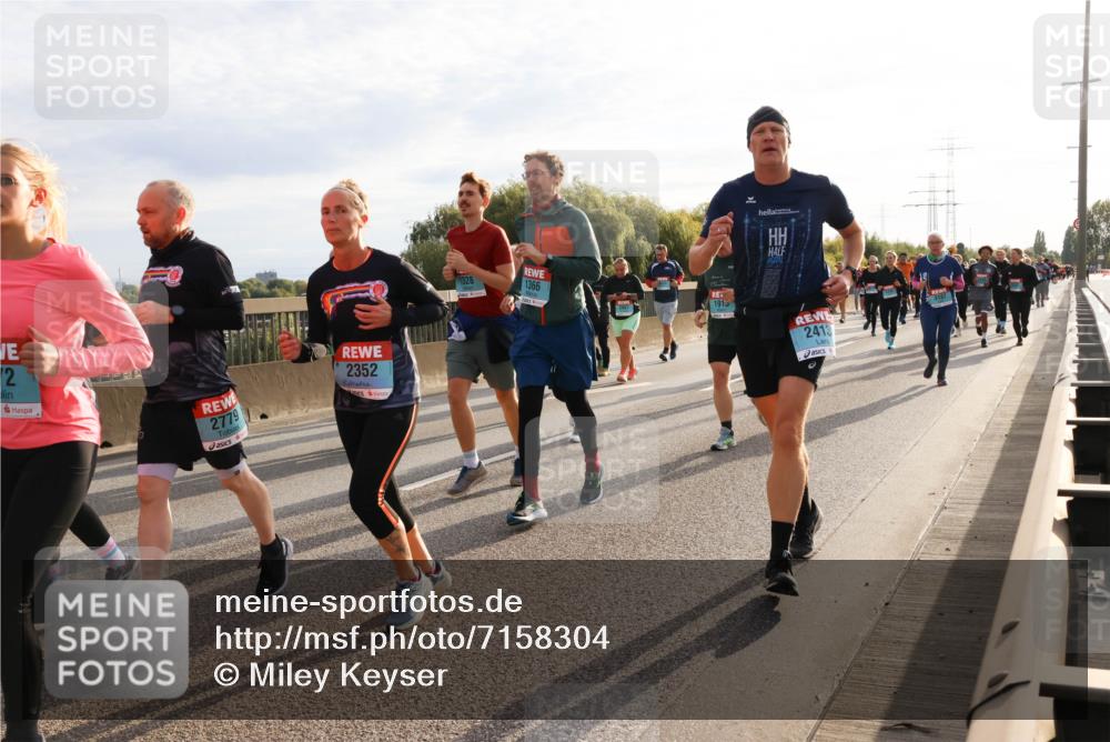 03.10.2024 - Köhlbrandbrückenlauf Miley Keyser http://msf.ph/oto/7158304 03.10.2024 09:21:29 Position 3 72, 2779, 2352, 1328, 1366, 1915, 2413 meine-sportfotos.de