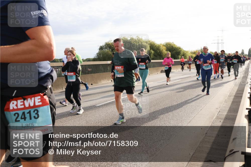 03.10.2024 - Köhlbrandbrückenlauf Miley Keyser http://msf.ph/oto/7158309 03.10.2024 09:21:31 Position 3 2413, 2201, 19, 3019, 3187 meine-sportfotos.de