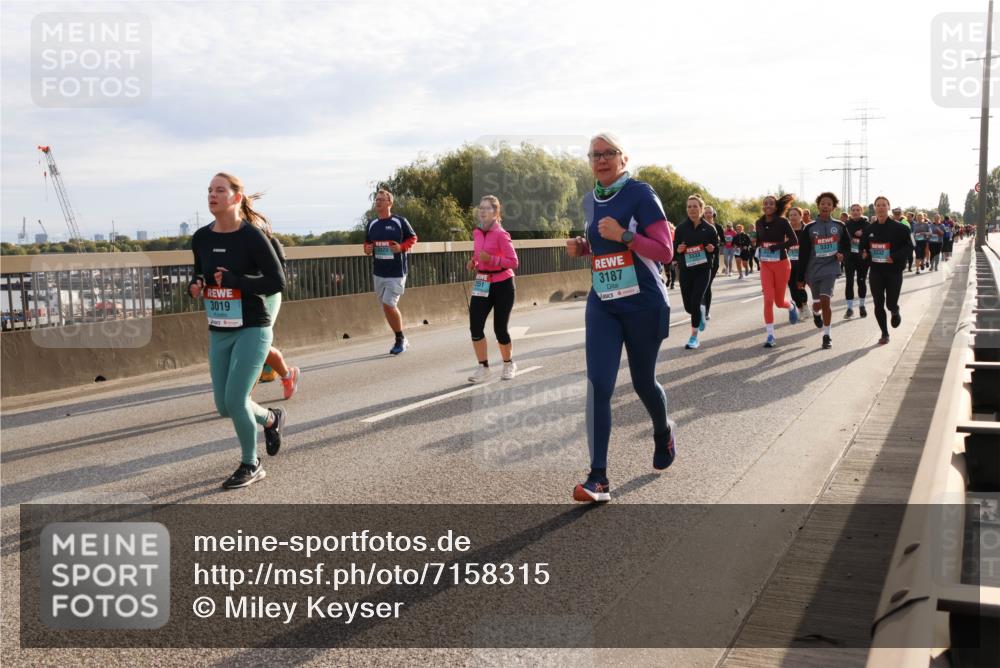 03.10.2024 - Köhlbrandbrückenlauf Miley Keyser http://msf.ph/oto/7158315 03.10.2024 09:21:32 Position 3 3019, 2551, 3187, 3333 meine-sportfotos.de