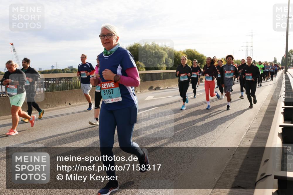 03.10.2024 - Köhlbrandbrückenlauf Miley Keyser http://msf.ph/oto/7158317 03.10.2024 09:21:33 Position 3 2957, 3323, 3187, 3331, 3333, 3330, 3332 meine-sportfotos.de