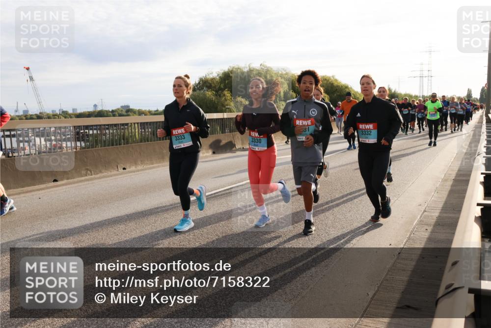 03.10.2024 - Köhlbrandbrückenlauf Miley Keyser http://msf.ph/oto/7158322 03.10.2024 09:21:34 Position 3 3333, 3330, 331, 3332 meine-sportfotos.de