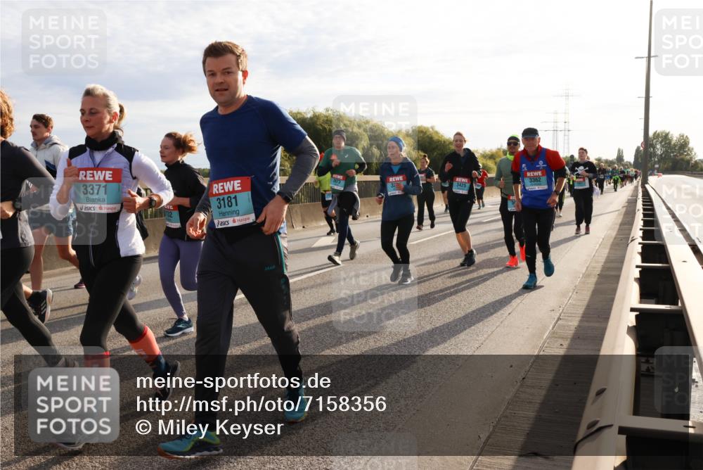 03.10.2024 - Köhlbrandbrückenlauf Miley Keyser http://msf.ph/oto/7158356 03.10.2024 09:21:45 Position 3 3371, 3181, 3362, 32, 3425 meine-sportfotos.de