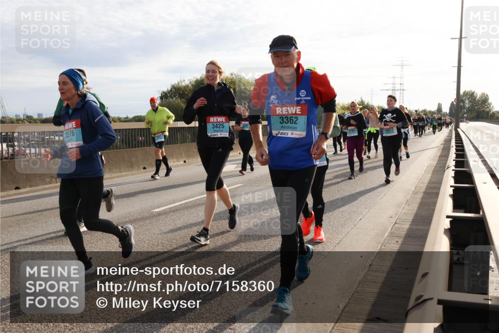 03.10.2024 - Köhlbrandbrückenlauf Miley Keyser http://msf.ph/oto/7158360 03.10.2024 09:21:47 Position 3 3276, 3425, 3362, 3104 meine-sportfotos.de