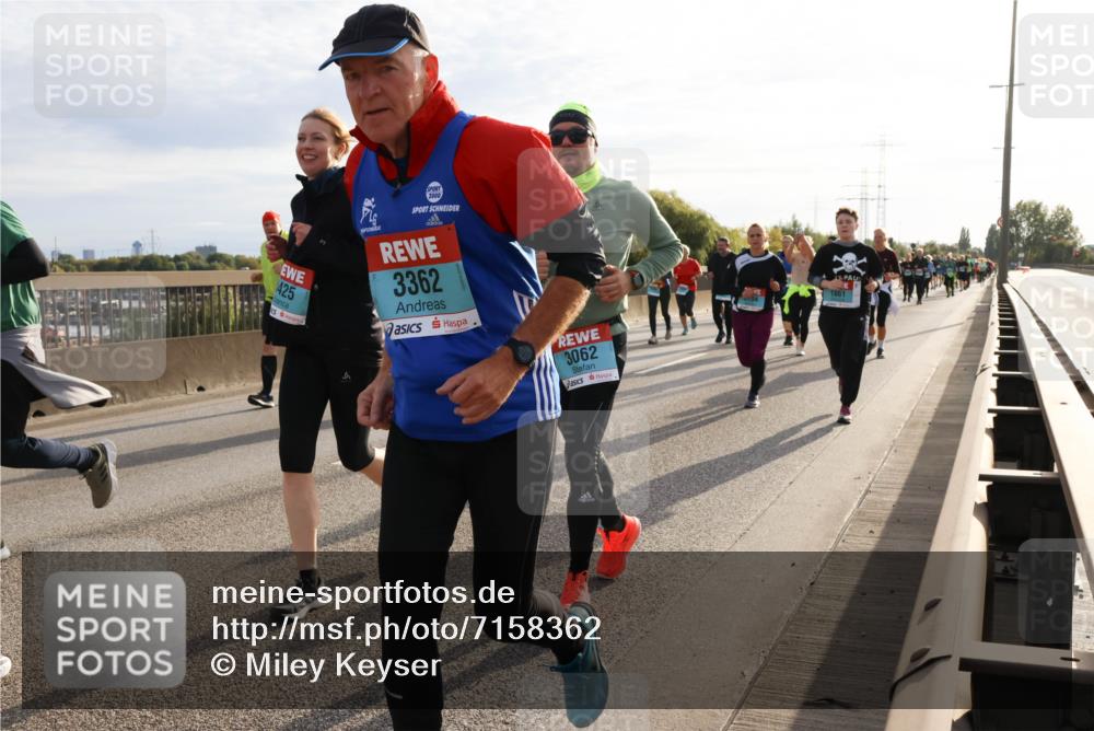 03.10.2024 - Köhlbrandbrückenlauf Miley Keyser http://msf.ph/oto/7158362 03.10.2024 09:21:47 Position 3 425, 3362, 3062 meine-sportfotos.de