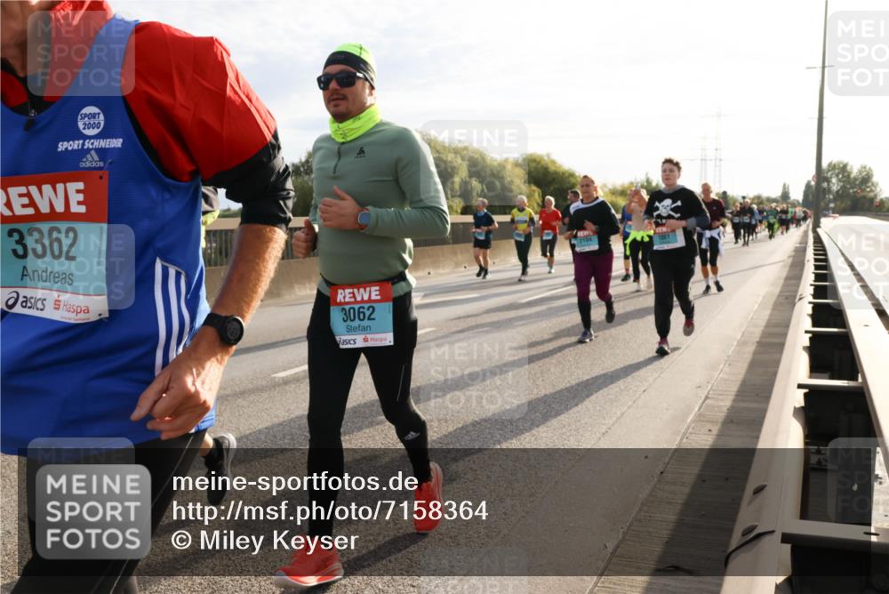 03.10.2024 - Köhlbrandbrückenlauf Miley Keyser http://msf.ph/oto/7158364 03.10.2024 09:21:47 Position 3 2000, 3362, 3062, 760, 3104 meine-sportfotos.de