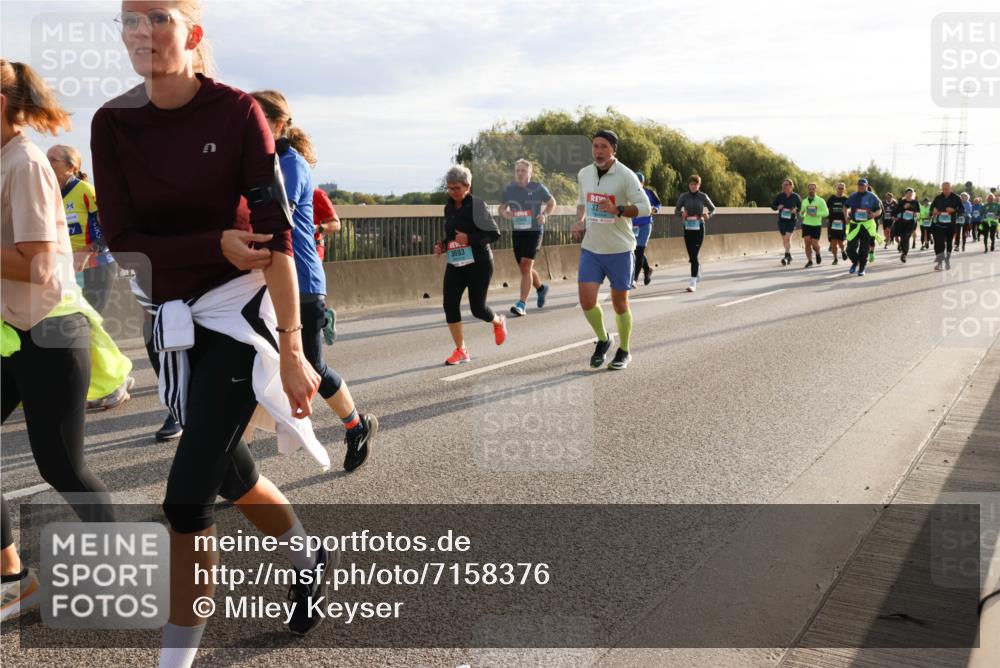 03.10.2024 - Köhlbrandbrückenlauf Miley Keyser http://msf.ph/oto/7158376 03.10.2024 09:21:52 Position 3 3693, 37 meine-sportfotos.de