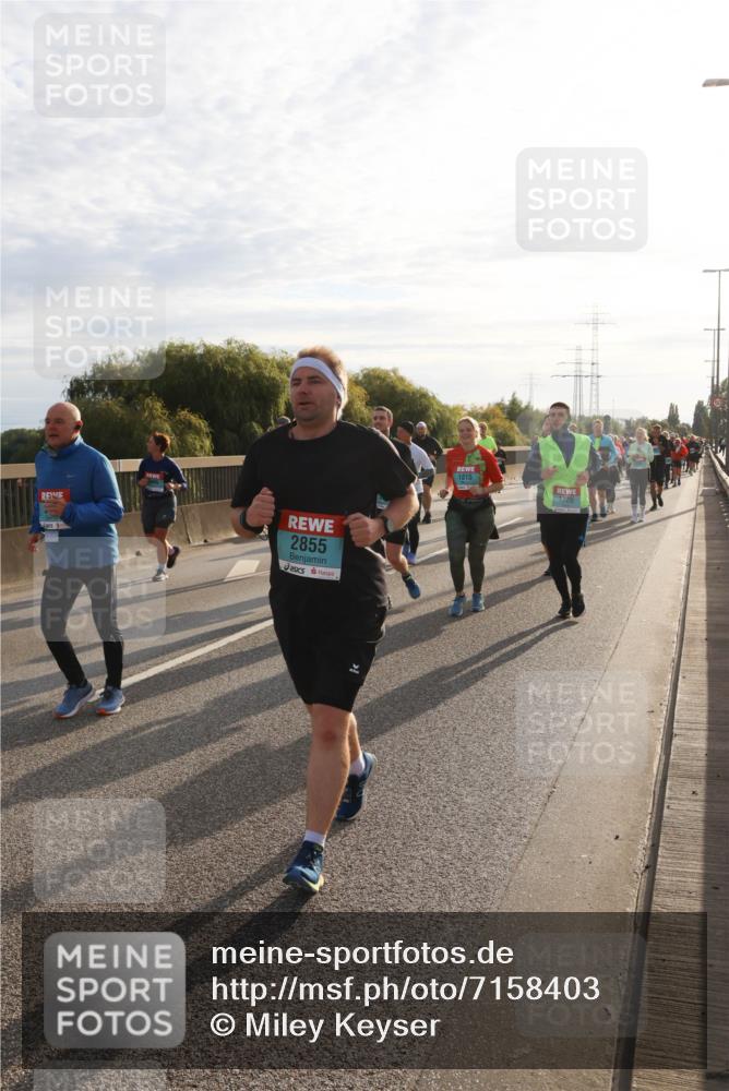 03.10.2024 - Köhlbrandbrückenlauf Miley Keyser http://msf.ph/oto/7158403 03.10.2024 09:22:07 Position 3 2855, 1815, 1726 meine-sportfotos.de