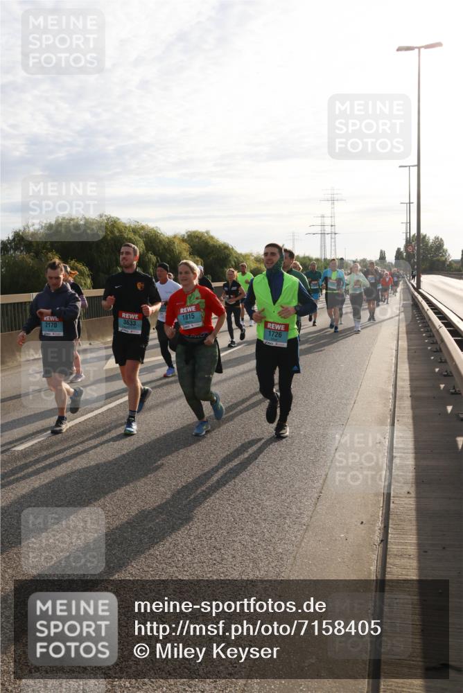03.10.2024 - Köhlbrandbrückenlauf Miley Keyser http://msf.ph/oto/7158405 03.10.2024 09:22:08 Position 3 1815, 2170, 3633, 1726 meine-sportfotos.de