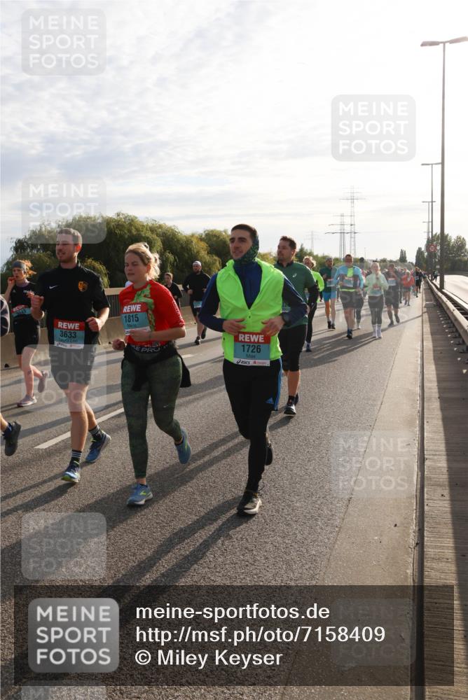 03.10.2024 - Köhlbrandbrückenlauf Miley Keyser http://msf.ph/oto/7158409 03.10.2024 09:22:09 Position 3 3633, 1815, 1726 meine-sportfotos.de