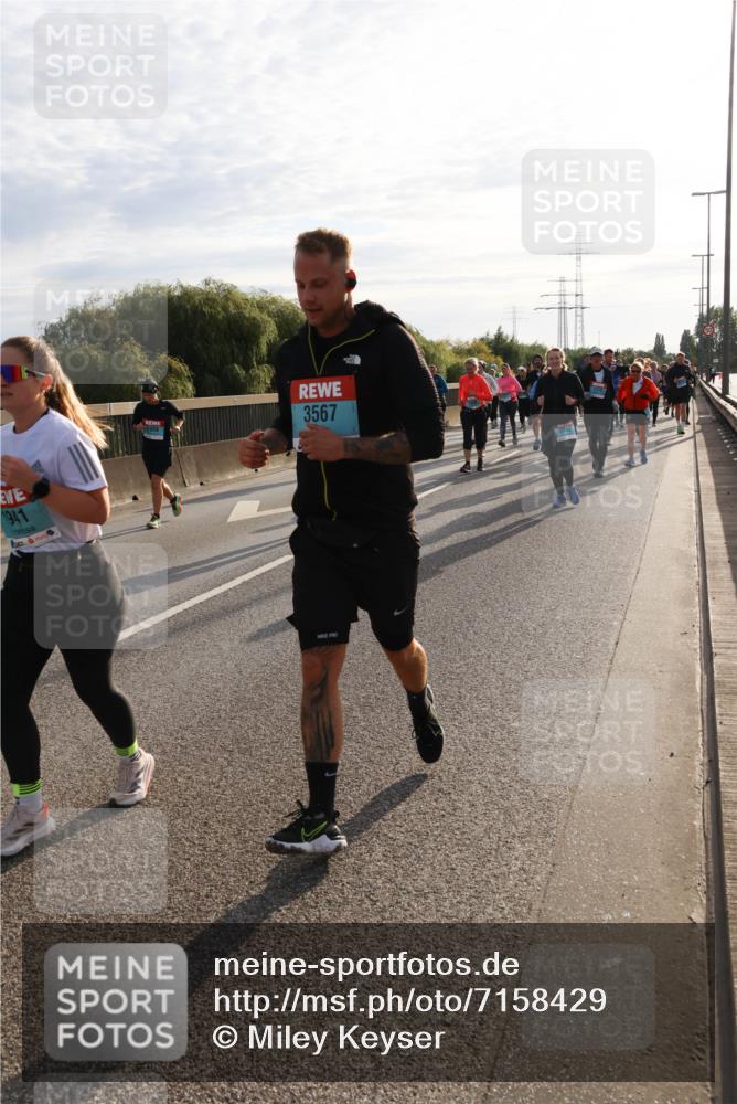 03.10.2024 - Köhlbrandbrückenlauf Miley Keyser http://msf.ph/oto/7158429 03.10.2024 09:22:15 Position 3 1941, 3567 meine-sportfotos.de